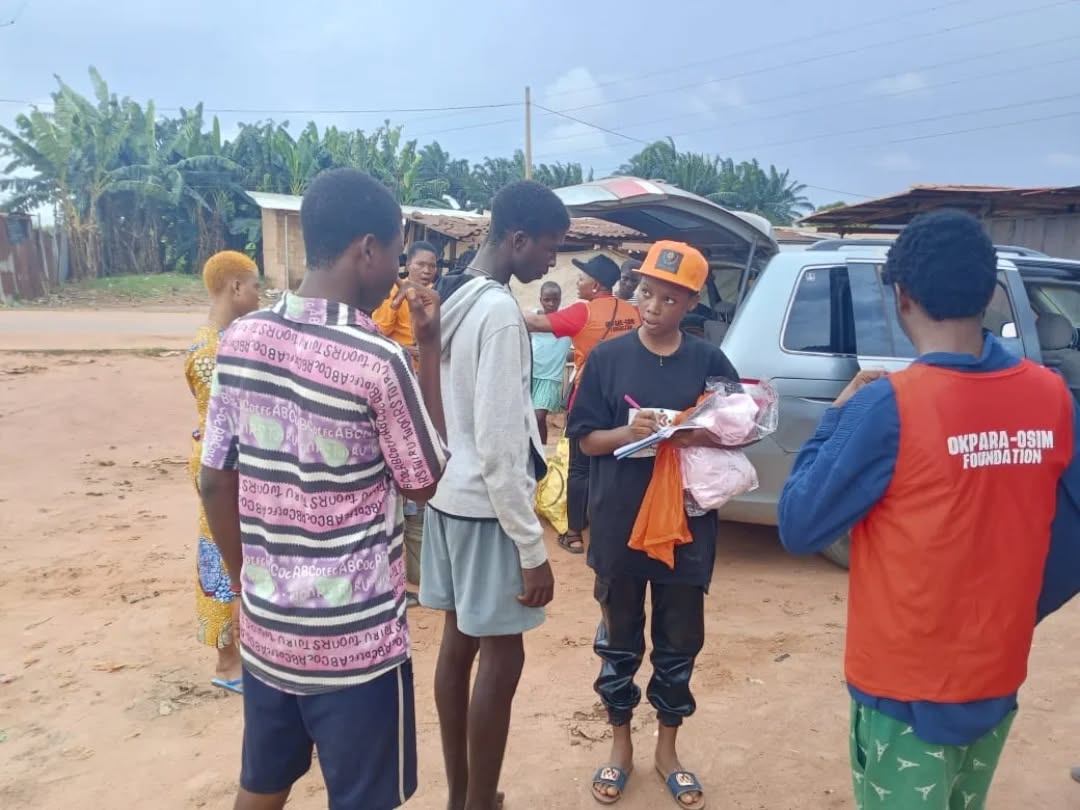 Distribution of feed and vitamins