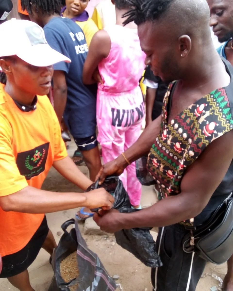 Community members with their seeds